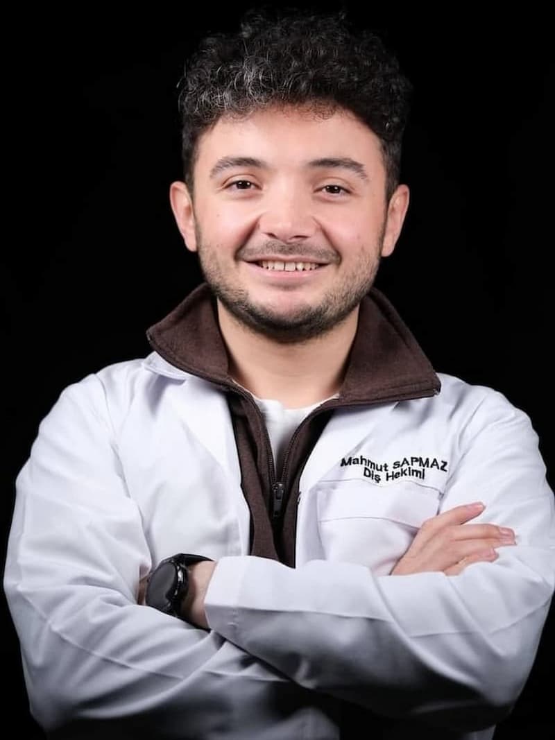 Diş Hekimi Mahmut Sapmaz